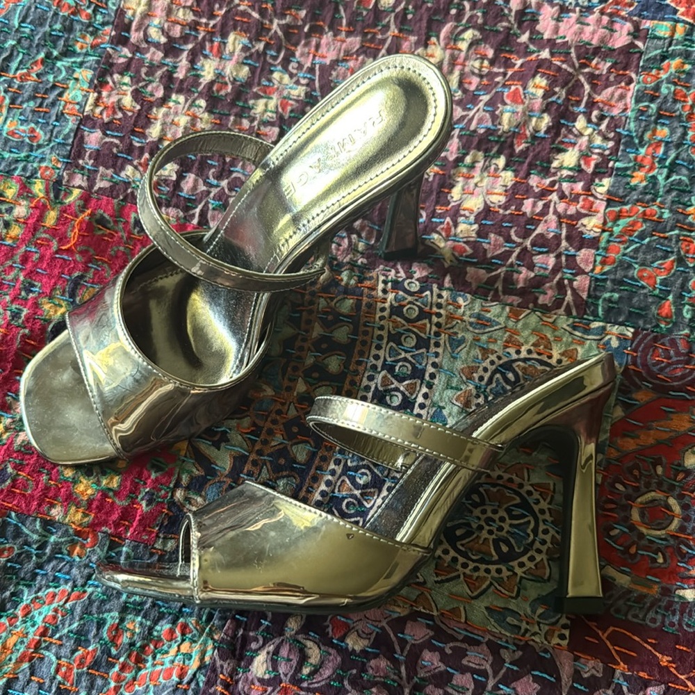 NWOT Rampage Metallic Gunmetal/Bronze Heels